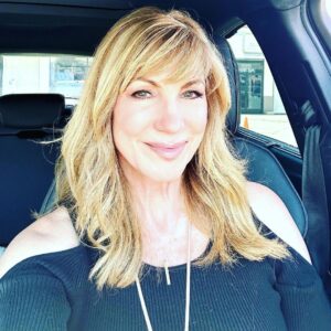 Leeza Gibbons Instagram - Anyone else set up phone zoom meetings in your car because of time?  Yeah, well....this was me checking the shot before my phone meeting .....only to have my phone shut -off from  overheating.  I've never had that happen before.  Daily evidence of global warming . #zoomonthego
