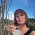 Lenka Instagram – Cheers from the high desert! I’ve nearly run out of moisturizer 😆
#joshuatree #hiking #margarita Joshua Tree, California