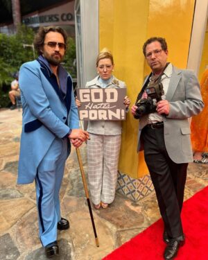 Lennon Parham Instagram - Minx has come to it’s unnatural climax. But what a climax it was. After 2 seasons and 2 networks, this saucy little tinder box of a show is coming to an end. I feel very grateful to have worked with this amazing cast, crew, and I will certainly miss this beautiful character, Shelly, and this whip-smart writing - we are still streaming on Starz right now and I think season 2 is WORTH YOUR TIME. @minxstarz More pics in stories