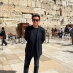 Leontine Borsato Instagram – Al lang .. heel lang, wilden wij naar Israël… Tel aviv ..Jeruzalem! Dat mogen doen met elkaar is ongelofelijk speciaal! Naar plekken gaan waar je je hele leven over hebt gehoord en gelezen .. over stenen lopen die een paar duizend jaar oud zijn… de geschiedenis voelen én zien …dat is onbeschrijfelijk bijzonder!!! @mariavkslk @leontineborsato @lecolook #thatswhatfriendsarefor #❤️