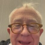 Leslie Jordan Instagram - Hey @julian_gant, drop the invisible suitcases you’re carrying. 🤣🤣. And, @instagram, it’s time he gets his blue check ✔️ @callmekatfox