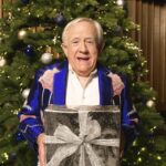 Leslie Jordan Instagram - In the words of my idol, @willienelsonofficial — “When I started counting my blessings, my whole life turned around.” Happy Thanksgiving, y’all. Remember to count your blessings. Don’t forget to watch for my Christmas song with my dear friend @mrcheyennejackson — out November 30th wherever you stream your music.