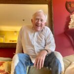 Leslie Jordan Instagram - Check out my jeans from @faiseandia. They are 🔥 🔥. I may not have been given the perfect genes 66 years ago but I got ‘em now. Shout out to @madeintyo for the inspiration. Props — you wear ‘em better.