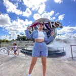 Lesslie Polinesia Instagram - La vida está lleno de experiencias inolvidables 🤍 este mes ha sido más loco de lo que me imaginé 🦋✨ Estuvimos disfrutando de @universaldestinationslatino #UniversalOrlando #atUniversal