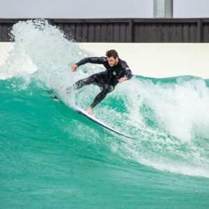 Liam Hemsworth Instagram - Wow what an epic day this was. Great way to wrap up the year! Thanks @urbnsurf I’ll be back real soon ;) #urbnsurf