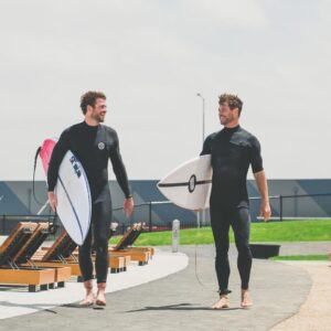 Liam Hemsworth Instagram - Wow what an epic day this was. Great way to wrap up the year! Thanks @urbnsurf I’ll be back real soon ;) #urbnsurf