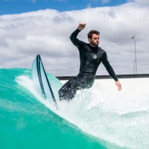 Liam Hemsworth Instagram - Wow what an epic day this was. Great way to wrap up the year! Thanks @urbnsurf I’ll be back real soon ;) #urbnsurf
