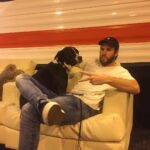 Liam Hemsworth Instagram - Me and Mary Jane chillllllllin... 🐾✌