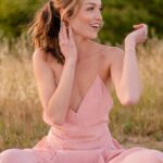 Lili Simmons Instagram - 🌸 📸 @owenkolas 💇🏼‍♀️ @rena.calhoun 💄 @lorencanbymakeup