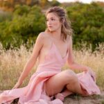 Lili Simmons Instagram - 🌸 📸 @owenkolas 💇🏼‍♀️ @rena.calhoun 💄 @lorencanbymakeup