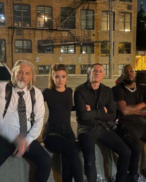 Lili Simmons Instagram - Congratulations on episode 10 to this beautiful cast who I love so much!!! 
We all put our sweat and tears into this baby and it’s paying off. Thank you to our fearless leader @josephsikora4 we are so lucky to have you guide our ship.
My @audreyesparza and @msgabrielleryan I love you to pieces!!! You are my queens and I will miss so so much. 
Love you fam see you season 2!!!
@forcestarz @starz