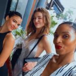 Lili Simmons Instagram - Gloria and Claud may not have been besties but @msgabrielleryan and I always have the best times!!! Never not smiling. I will meet you in any city my girl! Heart broken about Gloria but thank god I get to keep you in real life!!! Love you babes. ❤️❤️❤️ #powerbook4ce #girlstrip #paris #chicago #anywhere “Ok I’m ready.” -G 😂