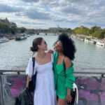 Lili Simmons Instagram - Gloria and Claud may not have been besties but @msgabrielleryan and I always have the best times!!! Never not smiling. I will meet you in any city my girl! Heart broken about Gloria but thank god I get to keep you in real life!!! Love you babes. ❤️❤️❤️ #powerbook4ce #girlstrip #paris #chicago #anywhere “Ok I’m ready.” -G 😂