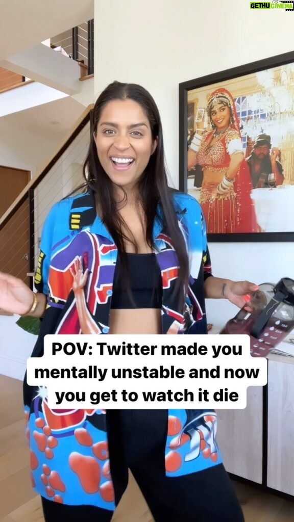 Lilly Singh Instagram - Bye bye Twitter! I know it’s not healthy to feel joy over someone else’s loss but… I’m okay with that right now💀😂 because Twitter has dragged me, come for my neck, roasted my soul and harvested my organs. So please, even though I stopped using it years ago, let me have this moment of being petty af. Is this just me? Anyone else happy over Twitter slowly dying? Or are you all healthy, well-adjusted adults?