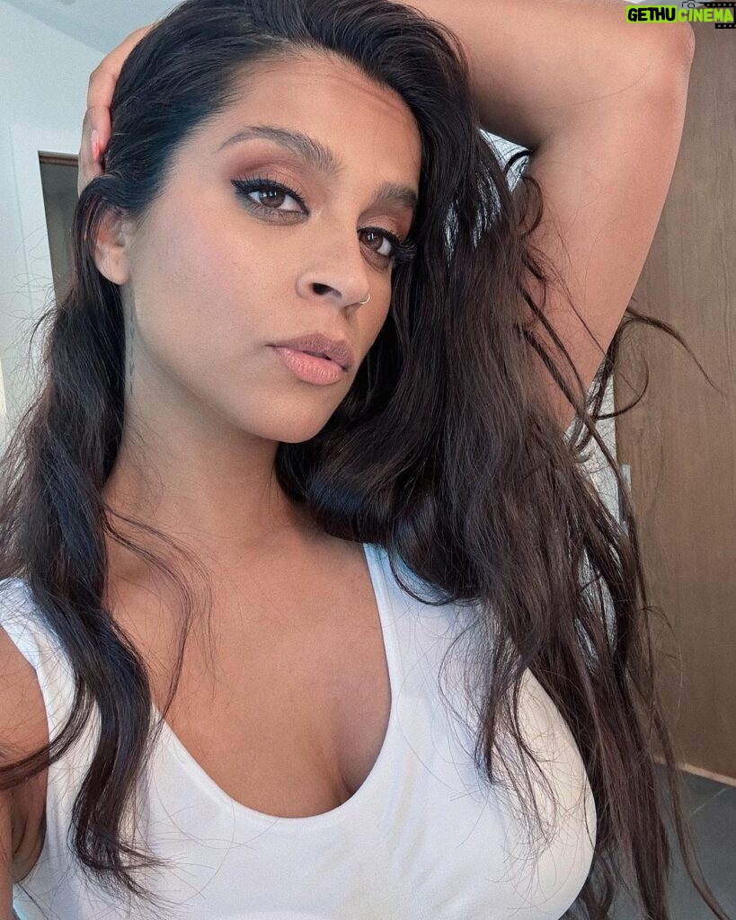 Lilly Singh Instagram - It’s giving neck pain. Comment below with a 💪🏽 if your neck is also a diva. Like oops I slept on a different pillow for 10 seconds. Sue me. Neck? MORE LIKE WRECK…. Burn. Loser. Bukwaas baji