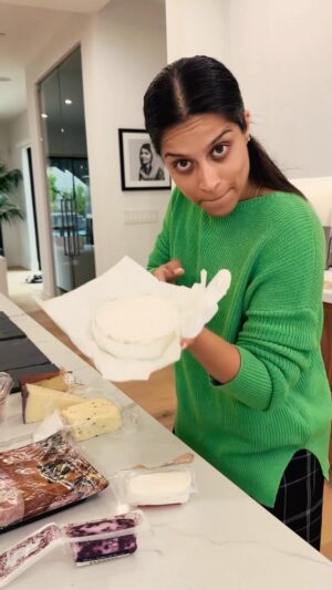 Lilly Singh Instagram - MY ULTIMATE LOVE LANGUAGE ❤️🧀 I’m a huge nerd when it comes to hosting and making boards. If I know I’m making a charcuterie board, I’ll look forward to it all week and think of ways to level up. It’s art baby!! So pop your lactaid pill and come over boo ❤️ 

Made this for my last team meeting. And have enough leftovers for tonights DnD game. Oooofffff 😩😍