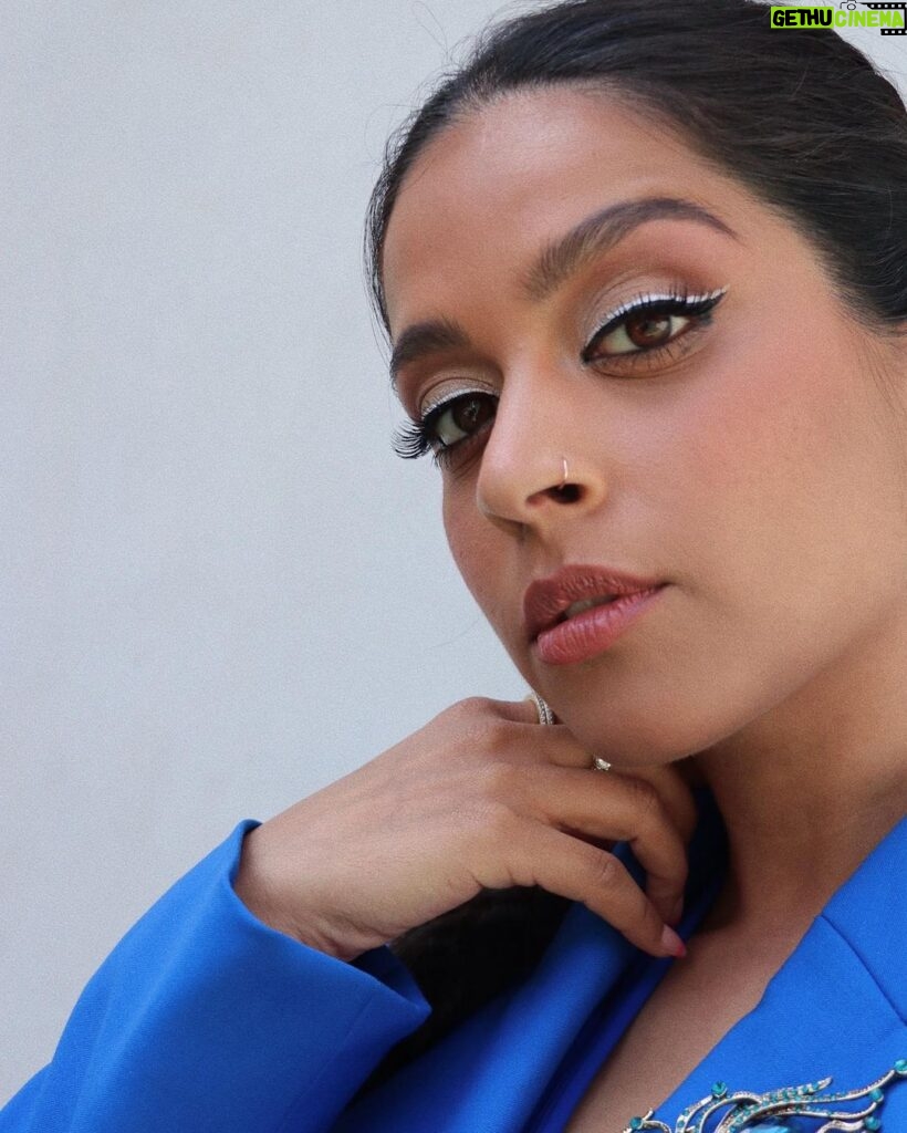 Lilly Singh Instagram - Moorni banke 🦚 A successful day of @themuppetsmayhem press in LA, while rocking this beautiful @csiriano suit. Filled with gratitude 💙 Los Angeles, California