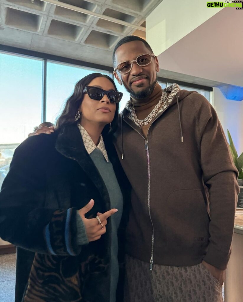 Lilly Singh Instagram - Big coat energy 😤 PS: blessed full circle moment meeting @myfabolouslife and telling him his song with Lil Mo was the inspiration behind the name Superwoman 🙏🏽