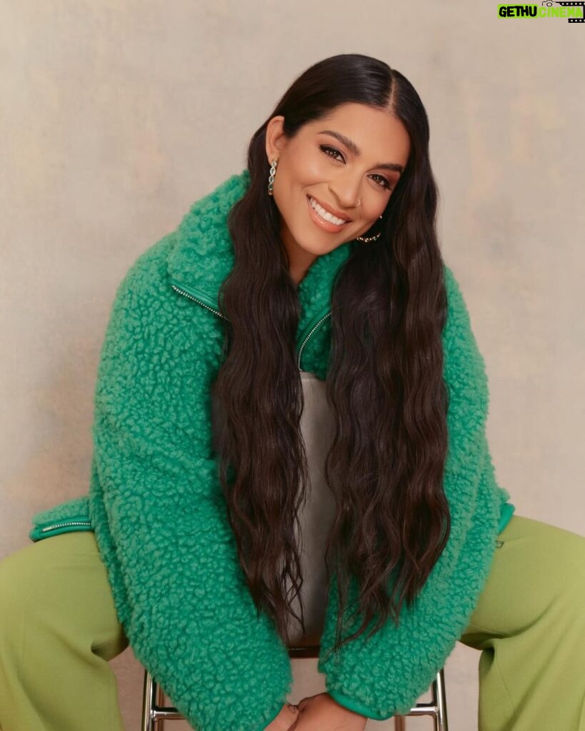 Lilly Singh Instagram - Chic Oscar the Grouch for @washingtonpost 📸: @raulromo