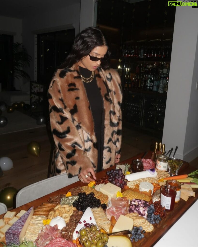 Lilly Singh Instagram - New year, same love for charcuterie 🧀 but I’ll be honest, this board is the only put-together thing about my 2024 so far… I’ve seen so many posts about goal-setting, crushing this new year, reflecting on lessons, and new projects being announced. And usually, I would be right there with them, perfecting my new vision board and hungry to make this year mine. But I’m not. I’m actually having a really hard time. I don’t feel motivated and I’m struggling not to compare myself to everyone who does. This is the first year I can remember that I haven’t completed my yearly vision board. This is the first time I’m not eager to go back to work. And even though it’s completely irrational, I feel like I’m already behind this year. My mental health is less than ideal and I’ve eaten a lot of ice cream everyday… I’m sharing this because maybe someone out there feels the same. And maybe we’ll both feel a little less crappy if we know we aren’t alone. This is the reason I share most things. Because I believe feeling alone is one of the worst feelings and if a little vulnerability can remedy that, then I’m happy to wear my emotions on my sleeve. So in case you entered 2024 feeling like 💩, I’m sending you love. And letting you know, you’re not alone and this too shall pass. Everything is temporary. And I’m holding space for you and cheering you on. The truth is, any and everyday can be new years. So rest up, get your mind, body and spirit right, and crush this year… even if you start on Feb 1. 💜 Note to self: if all else fails, quit everything and just make charcuterie boards because damn look at that board.