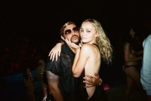 Lily-Rose Depp Instagram - The idol premieres tonight <3 
I can’t put into words how I’m feeling right now! This show and the people I was lucky enough to make it with mean everything to me. Shooting it was the most special experience I’ve ever had, and I thank my lucky stars every day for the most beautiful little family we all built together. My idol fam you know who you are- I love you guys so much. 
Sam and Abel, thank you for letting me be your Jocelyn. I’m still pinching myself that you picked me. Thank you for making my dreams come true, I love you both forever. 

Can’t wait for you guys to meet our family…. Xoxoxoxo 9PM ET ON @hbo @streamonmax Let’s gooooooo!!!!!!! 
😭🥺🤯❤️
@samlev00 @theweeknd @theidol