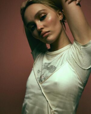 Lily-Rose Depp Instagram - @i_d by my one and only  @karimsadli 
Thank You @alastairmckimm & beautiful team <3