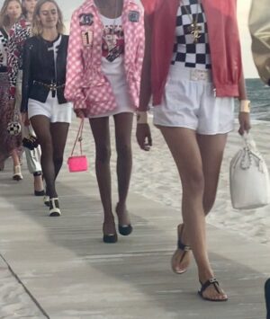 Lily-Rose Depp Instagram - #CHANELinMIAMI 🌺🏎

Thank you @chanelofficial for having me and bravooo @virginieviard for the most beautiful cruise collection !