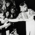 Linda Evans Instagram - As we enter this new year, I wanted to take a moment and thank you all for the endless love and support that you have given me.💛 All of your love inspires me!😊 #2020herewecome