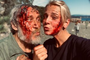 Linda Lapinsh Instagram - Закончилась Наша «Игра». Мы подарили друг друг «маленькую большую жизнь». Не придумано таких слов , которые в полной мере могли выразить то, что я чувствую сейчас. Но я попробую:

Карен @kargo_film спасибо тебе за то , что «Разглядел нас», за то, что давал свободу в кадре , за то, что думал о нас 25 часов в сутки , за то , что ЗА тобой можно идти , за твою силу духа , за смелость , за то, что брал ответственность и наконец за то, что твоя энергия разливалась по нашим жилам. Это навсегда. То, что ТЫ дал мне , не описать словами ! ТЫ открыл мне двери , в которые я так долго упорно и безответно стучалась . В моём  сердце для тебя всегда будет отдельное место - ты срежиссировал не только «Игру на выживание», ты во многом срежиссировал мою дальнейшую судьбу. 

Поля @linnnnainbox спасибо , что вникала в наши проблемы и за то, что мы были услышаны. Ты Мать Драконов. Ты как то произнесла слова сказанные Полуниным «Собирай рядом только тех, кого хочешь обнять. С теми, кого не хочешь обнять, ничего не получится». Я КРЕПКО ТЕБЯ ОБНИМАЮ!

Юра @yury_korobeynikov спасибо за то, что пытался скрыть наши тройные подбородки . За честность , за ДЬЯВОЛЬСКИЙ труд , за ТАЛАНТ, за темперамент , за то, что вложил душу ! За то, что ТОЛЬКО ты мог  ТАК воплотить наши фантазии в реальность.

Феденька @fedor_chernykh спасибо за то, что мы воочию убедились в том , что действительно существует в мире человек , который РЕАЛЬНО МОЖЕТ ВСЁ. 

Женя @jeniakadilova спасибо , за то, что из сотен нашла именно меня. Без тебя не случилось бы в моей жизни «Игры на выживание»

Тенго @tengiztarba спасибо тебе , за то , что подарил нам и зрителю возможность увидеть Абхазию , твоими глазами. За то, что в твоём лексиконе нет словосочетания - это сделать НЕ ПОЛУЧИТСЯ. Твоя дипломатия , твоя поддержка и твоя любовь к нашему проекту, позволила нам не отказывать себе в самых смелых замыслах : передвинуть самолёт, который 26 лет никто не трогал - легко 💪🏻Закрыть озеро Рица в августе месяце , чтобы никто нам не мешал - запросто 💪🏻!

Танюша @smitaana спасибо за то, что твоя улыбка заставляла улыбаться в ответ. За отсутсвие одного из самых отвратительных человеческих проявлений - Уныния! 

Продолжение в карусели➡