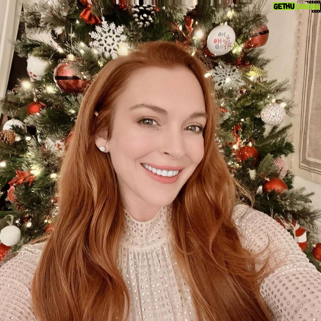 Lindsay Lohan Instagram - Wishing everyone a Blessed year. May it be filled with Love, Good Health, Peace and Happiness! Full of gratitude 🙏❤🌟