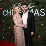 Lindsay Lohan Instagram - Falling for Christmas Premiere 🎬❤️ 📸: @netflix #fallingforchristmas #lindsaylohan #netflix