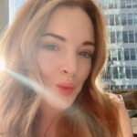Lindsay Lohan Instagram - Happy Thursday. Hope everyone is staying happy and healthy 😘