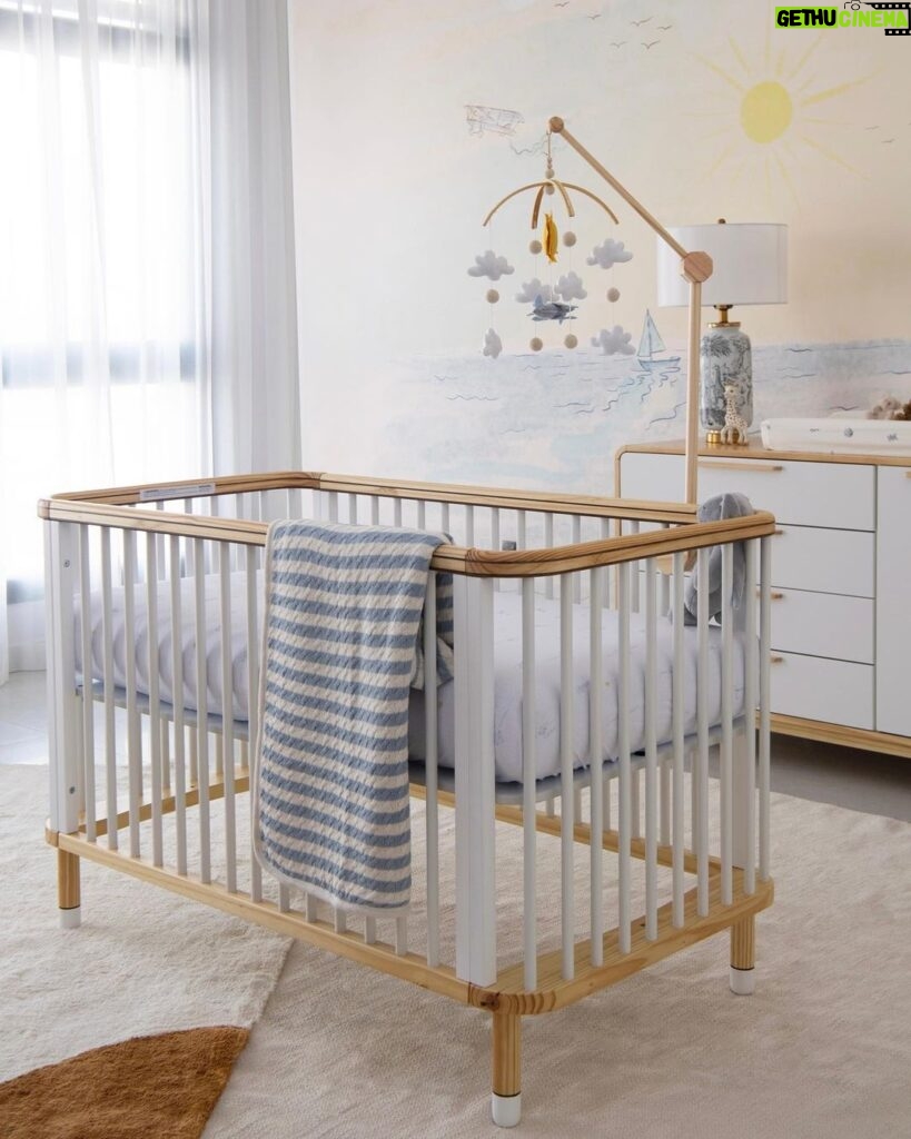 Lindsay Lohan Instagram - ⛵ ⛅ 🏖 So excited to show you my nursery & the collection I designed with @nestigbaby! Everything is inspired by the beach and is so peaceful and playful 😊 I loved working with @nestigbaby to create my dream nursery—everything is handmade and perfect for any little one in your life! You can shop my full collection at the link in bio! 💛 #nestigpartner