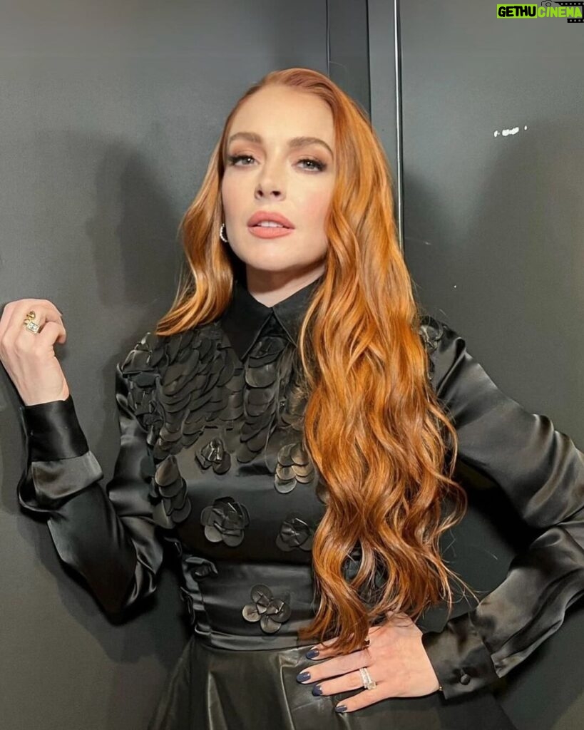 Lindsay Lohan Instagram - 🖤 Makeup: @kristopherbuckle Hair: @daniellepriano Styling: @marielhaenn #randm @robzangardi Nails: @enamelle #irishwish🍀