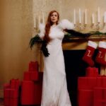 Lindsay Lohan Instagram – Wishing everyone a magical Holiday 🥰

📷: @jingyulin_