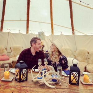 Lindsey Gort Instagram - yesterday we celebrated five years of marriage, but really every day we celebrate how lucky we are to have eachother, especially in scary times like now. find joy, spread love, and never take a moment for granted. we don’t get this time back. spend it wisely. ❤️