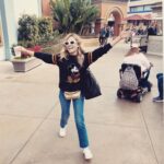 Lindsey Gort Instagram - happiest place on earth, except for Goofy, who i had to stalk for a block to get a picture with him. sheesh. Disneyland