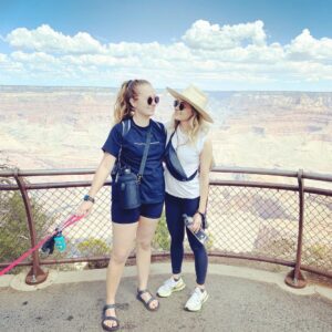 Lindsey Gort Instagram - i had a grand time celebrating my sisters grand-uation at the grand canyon this weekend. i can’t believe this was my first time seeing it (and i am FROM arizona!) but it’s not gonna be my last: i am already planning my weeklong hike and raft trip for my birthday next year. if you haven’t been, go! it’s truly a magical place. 🙌🏻 🚣🏼‍♀️🧗🏼‍♀️🏜 #photodump