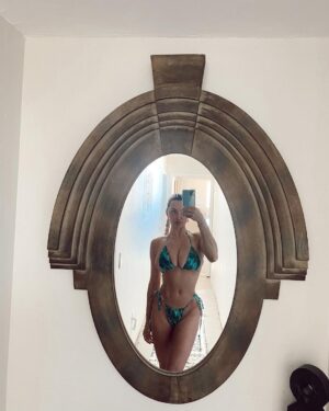 Lindsey Pelas Instagram - heaven is a cowboy tub in the desert