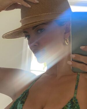 Lindsey Pelas Instagram - heaven is a cowboy tub in the desert