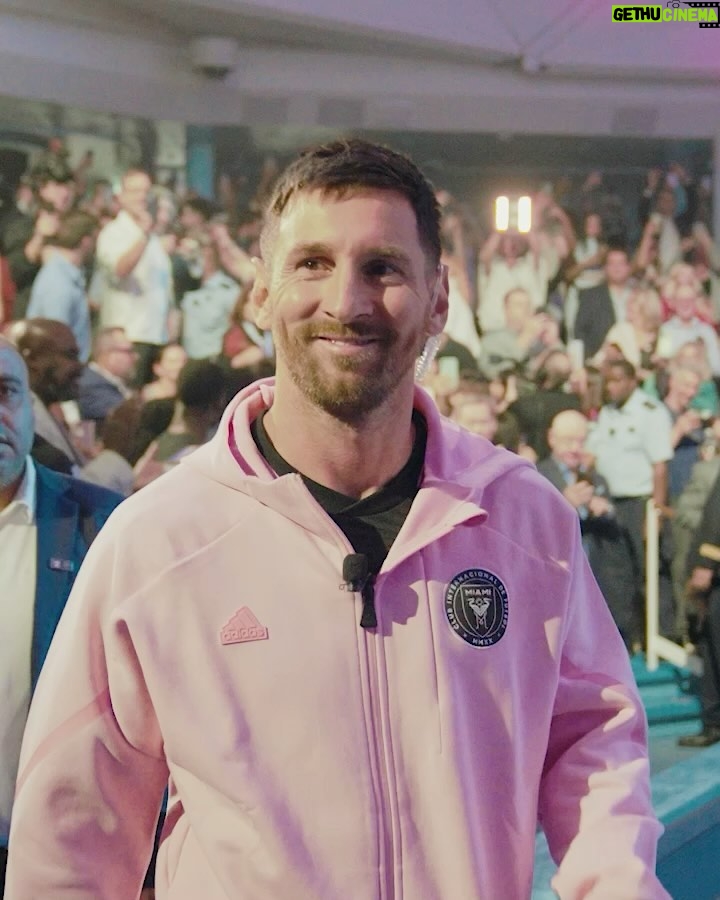 Lionel Messi Instagram - Miami, meet the Icon of Vacations. I’m honored to have officially welcomed @royalcaribbean #IconoftheSeas to Miami in a historic naming ceremony that I will remember forever. Miami, les presento al Icon of Vacations. Es un honor dar la bienvenida oficial a Miami a @royalcaribbean #IconoftheSeas en una ceremonia de nombramiento inolvidable.