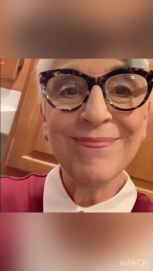 Lisa Lampanelli Instagram - Today we Judge. What are YOU judging today? Comment below!
—
Losers with a Dream podcast available on ITunes, Spotify and YouTube. New episodes every Tuesday at 8 am EST. LINK IN BIO. 

#recovery #podcast #podcastersofinstagram #podcasters #recoverypodcast #traumarecovery #selfhelp #selfcare #comedy #addiction #funny #selflove #standupcomedy