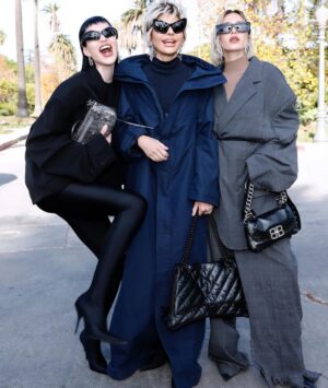 Lisa Rinna Instagram - The Girls and Momma at @balenciaga 🩶 So FUN 🌴