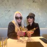 Lisa Rinna Instagram - Happy Birthday Thelma ❤️🍸♋️🦀🌹XOXOXO
