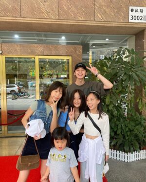 Liu Te Instagram - Happy Mother’s Day!!🤪