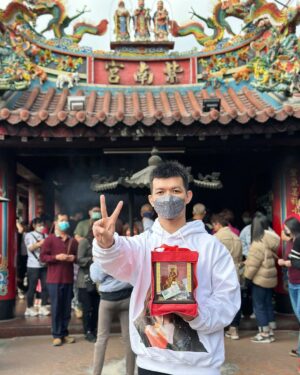 Liu Yu Kai Instagram - 新年快樂！平安健康快樂賺大錢
