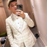 Liu Yu Kai Instagram - 這次尾牙自己當主持人 穿這樣應該可以吧 !!!!! 西裝： @repos_gentlemen