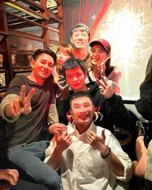 Liu Yu Kai Instagram - ya 我很開心 !! 

@angus_zaizai @hsun1106 
@johnjohn1002 @simba.1220 @kininii