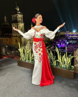 Livia Brito Pestana Instagram - MEXICO LINDO Y QUERIDO 🎉🎊🇲🇽🙏