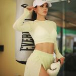 Livia Brito Pestana Instagram - Se gana o se aprende, nunca se pierde 🥊 . . ¿Cuál deporte te gusta practicar en tu tiempo libre bebé? @alo @aloyoga #alo #aloyoga